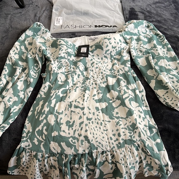 Fashion Nova - Trust my Instincts - Mini dress sage/combo - Picture 4 of 7